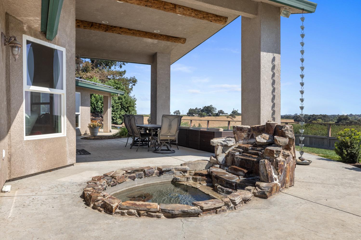 8300 Jantzen Rd, Modesto, CA 95357