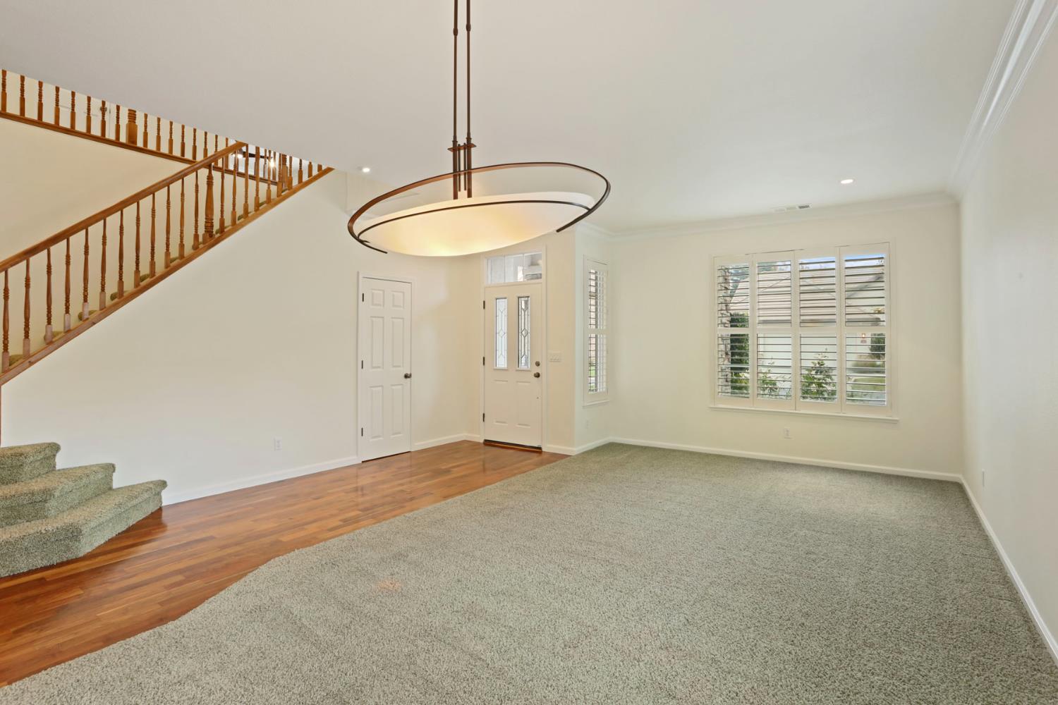 4305 Lourmarin Ln, Modesto, CA 95356