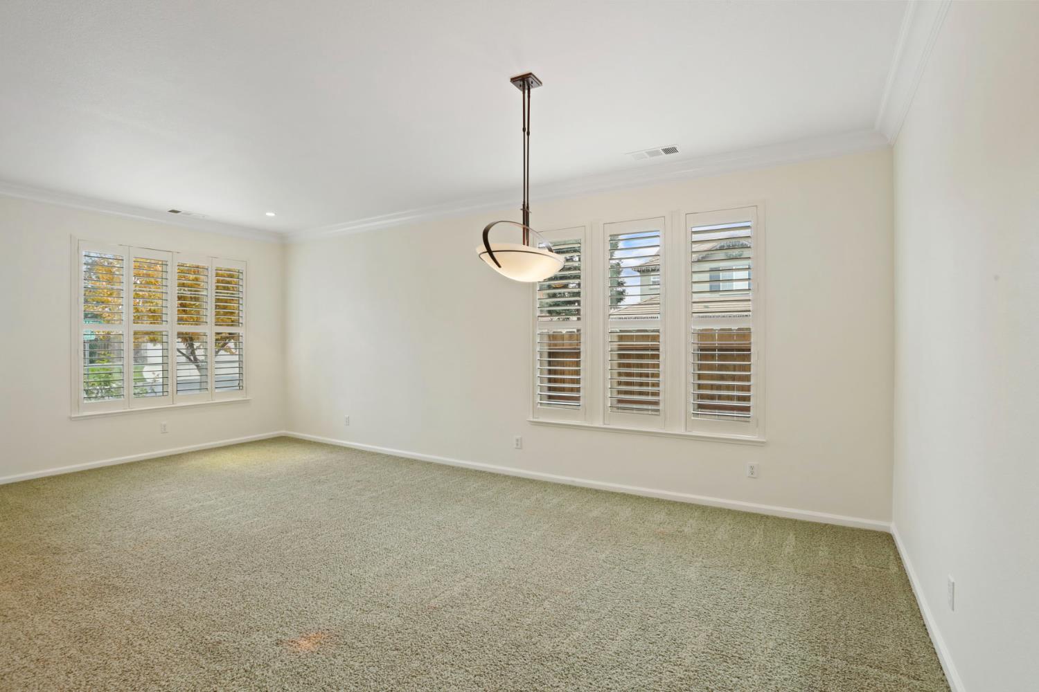 4305 Lourmarin Ln, Modesto, CA 95356