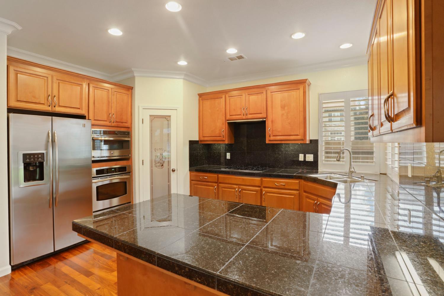 4305 Lourmarin Ln, Modesto, CA 95356