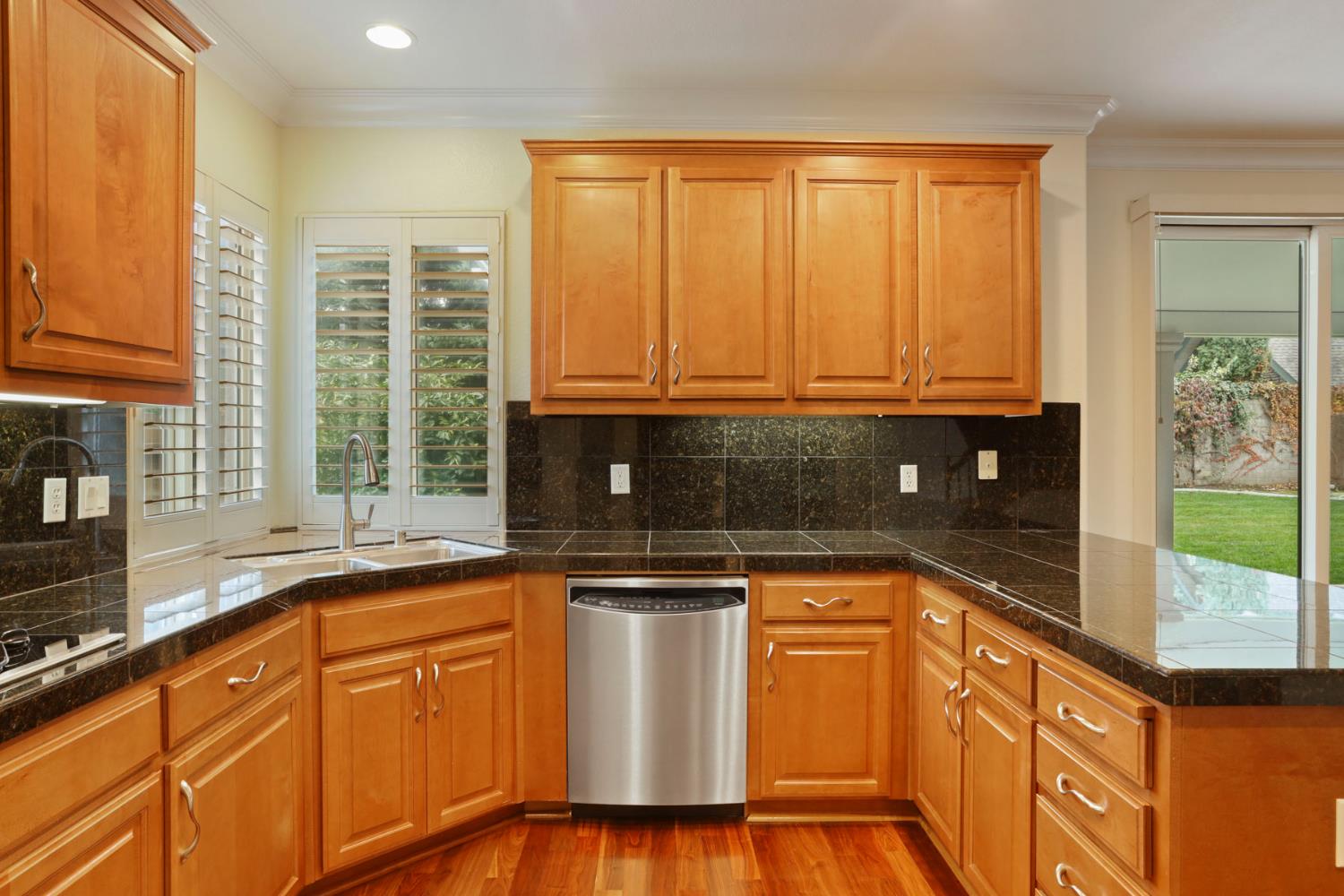 4305 Lourmarin Ln, Modesto, CA 95356