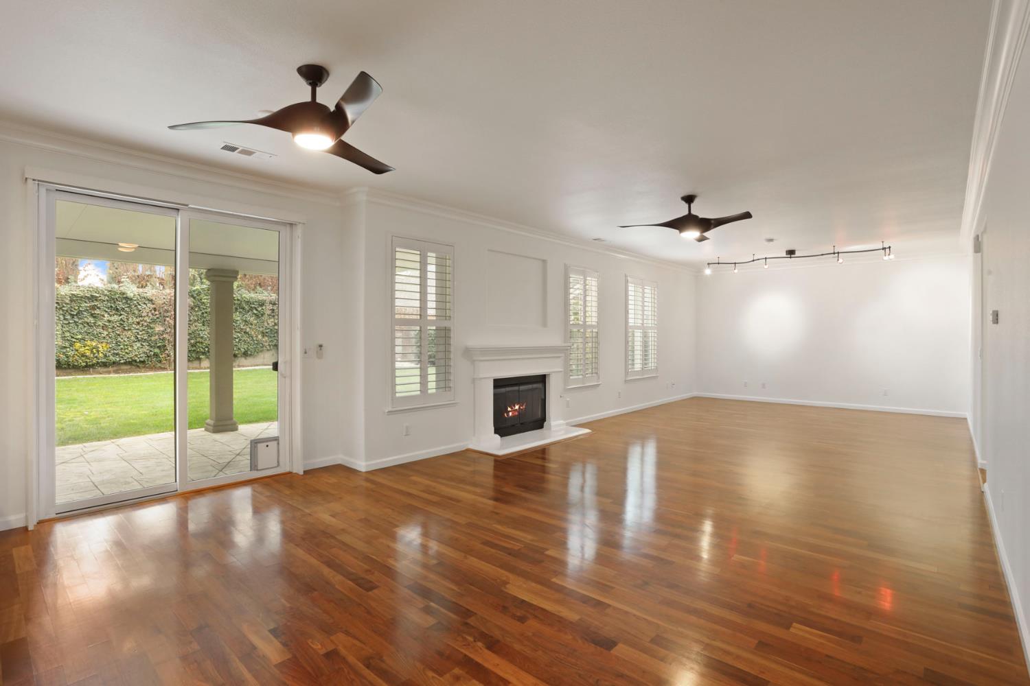 4305 Lourmarin Ln, Modesto, CA 95356