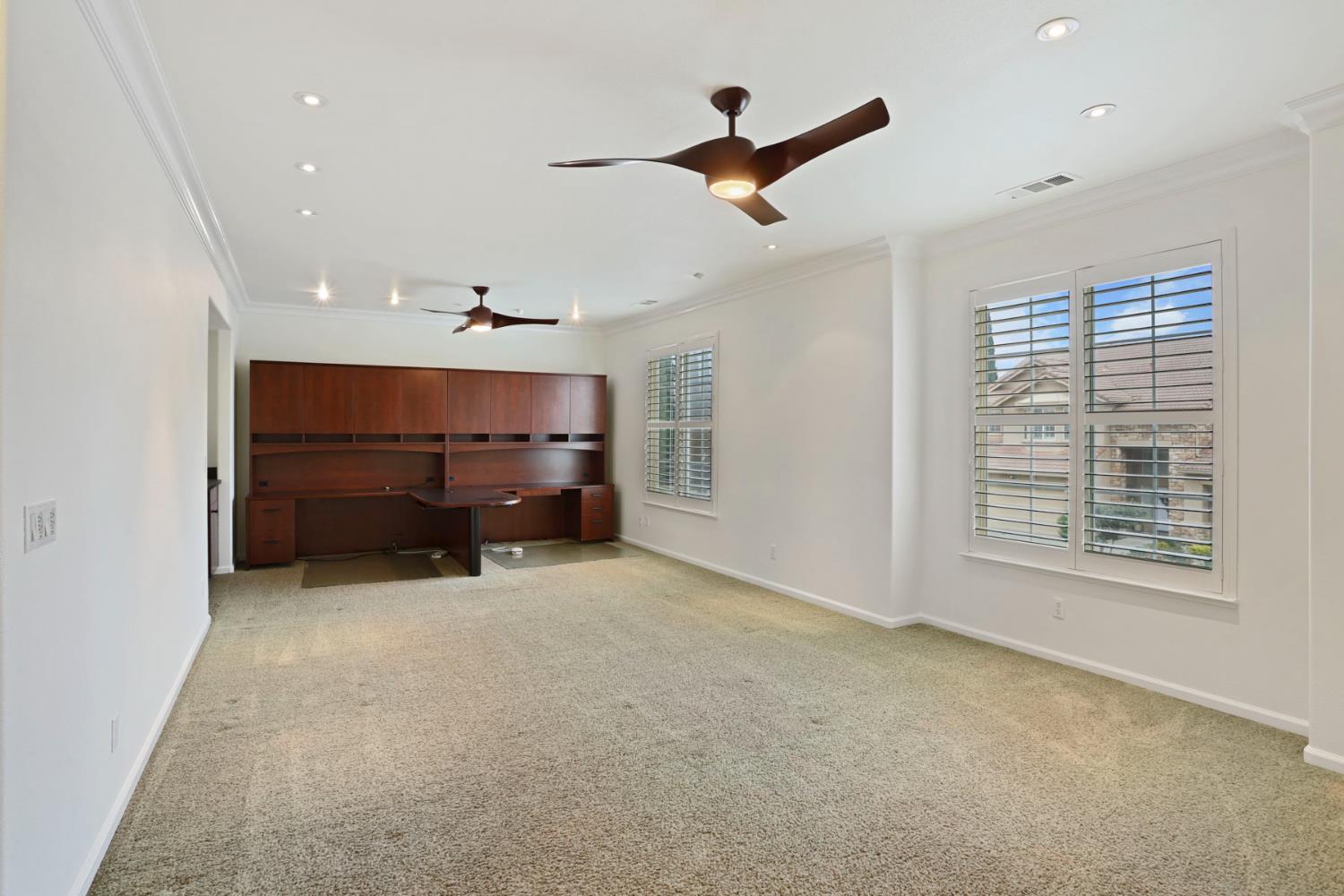 4305 Lourmarin Ln, Modesto, CA 95356