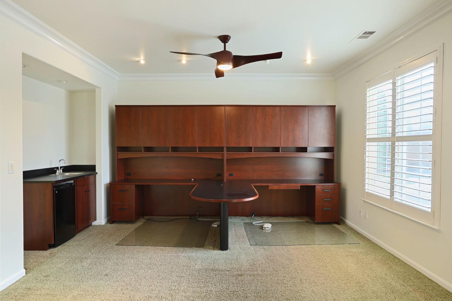 4305 Lourmarin Ln, Modesto, CA 95356