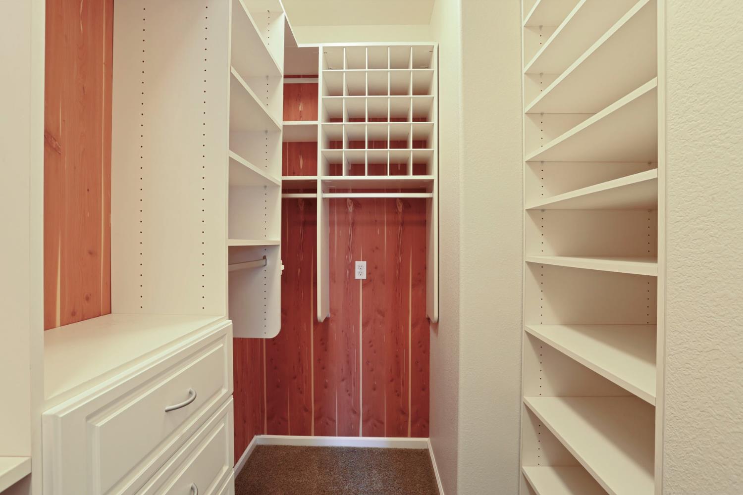 4305 Lourmarin Ln, Modesto, CA 95356