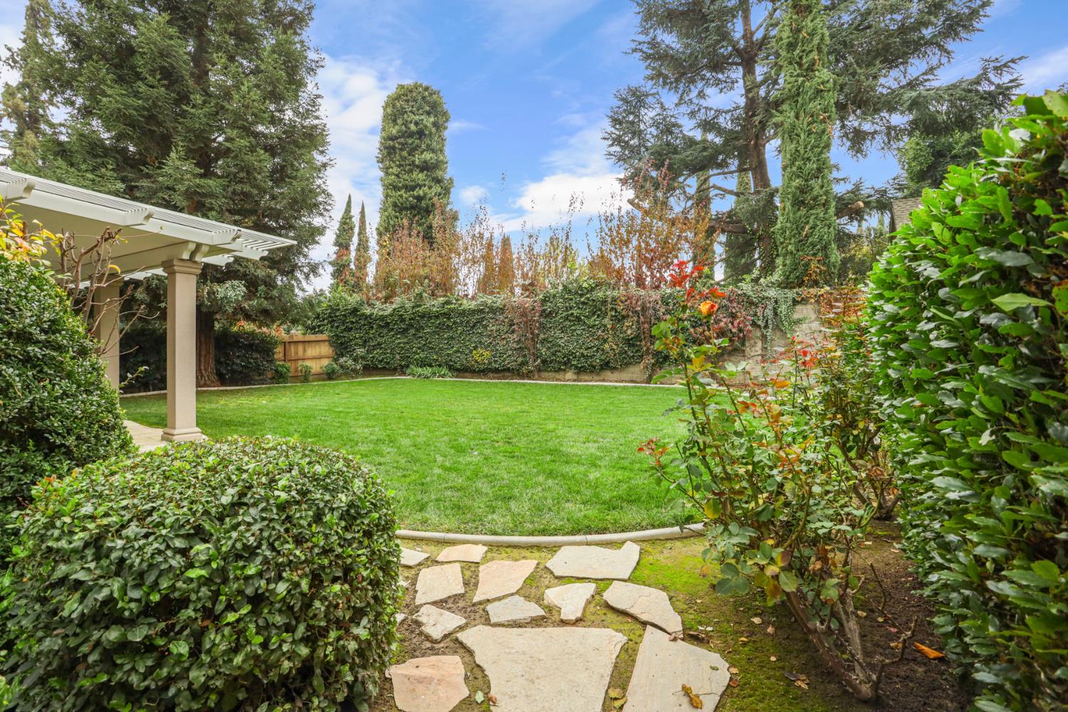 4305 Lourmarin Ln, Modesto, CA 95356