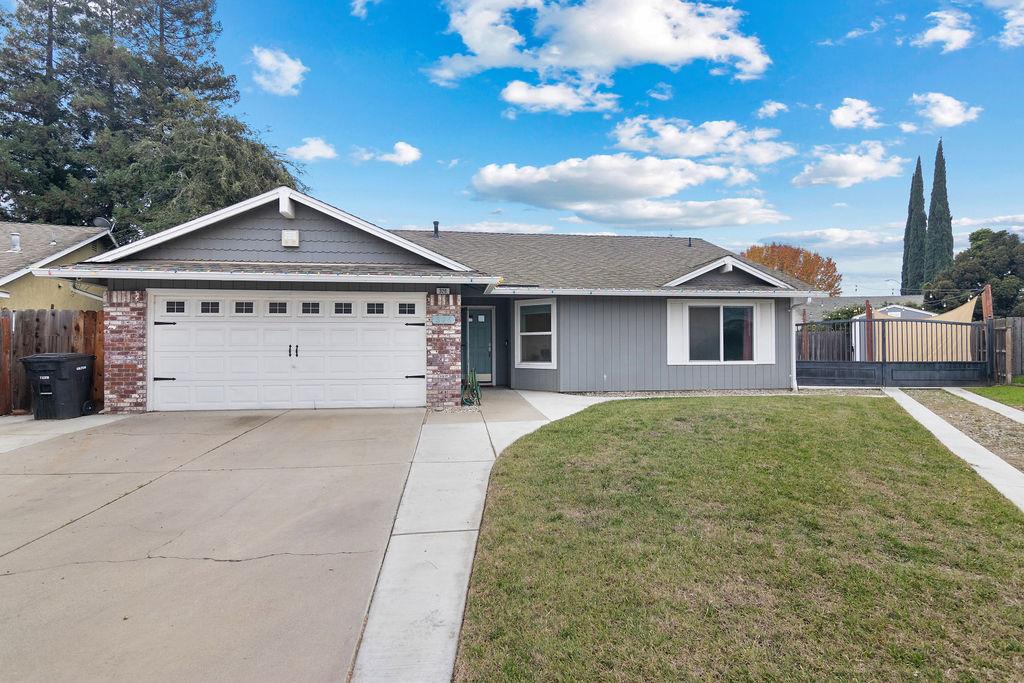 326 Burns Creek Ct, Waterford, CA 95386