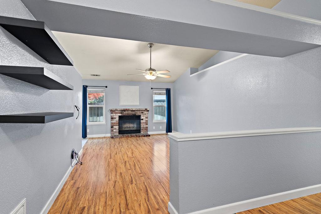 326 Burns Creek Ct, Waterford, CA 95386