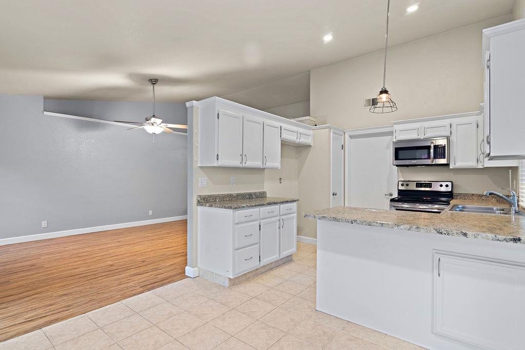 326 Burns Creek Ct, Waterford, CA 95386