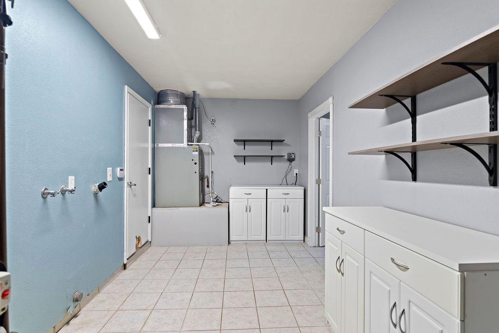 326 Burns Creek Ct, Waterford, CA 95386