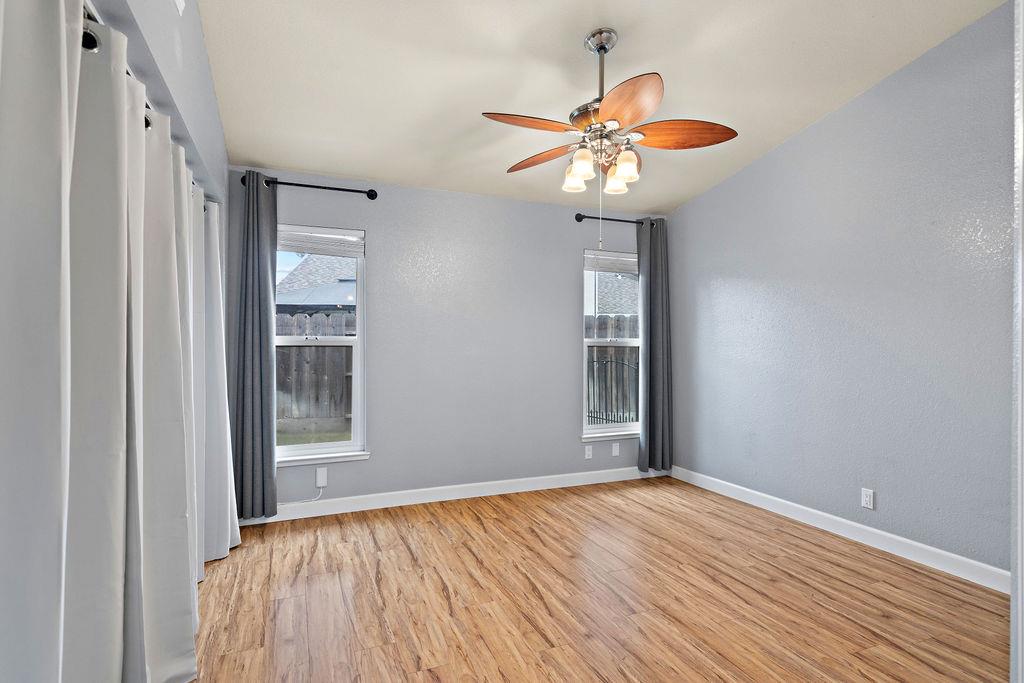 326 Burns Creek Ct, Waterford, CA 95386