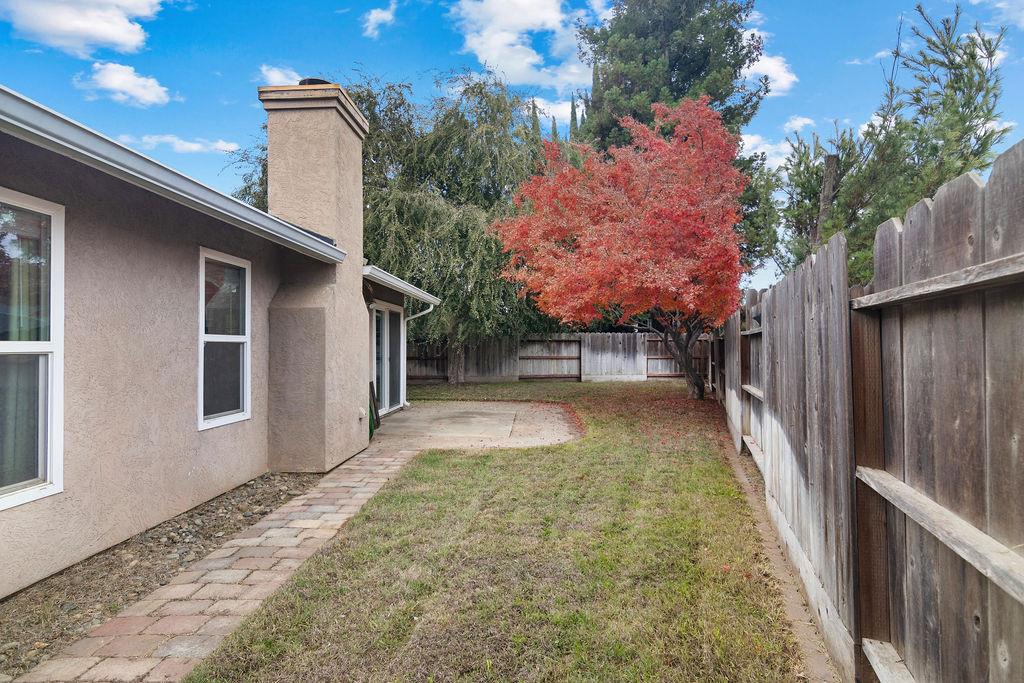 326 Burns Creek Ct, Waterford, CA 95386