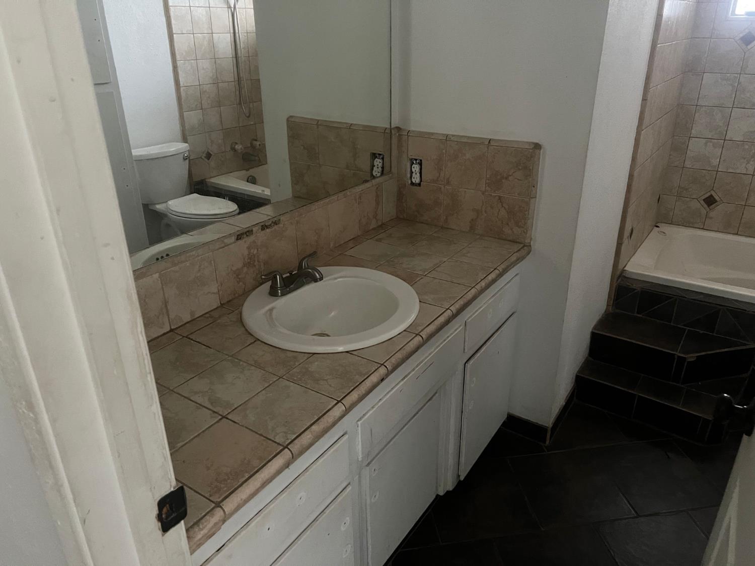 4924 Brooklyn Ct, Modesto, CA 95357