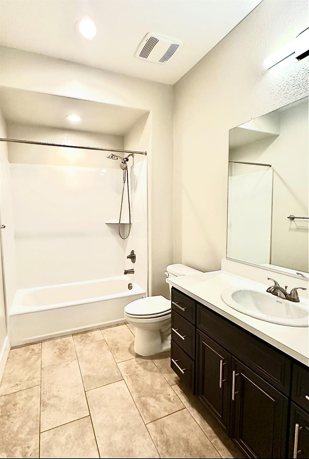 2589 Gantry Dr, Manteca, CA 95337