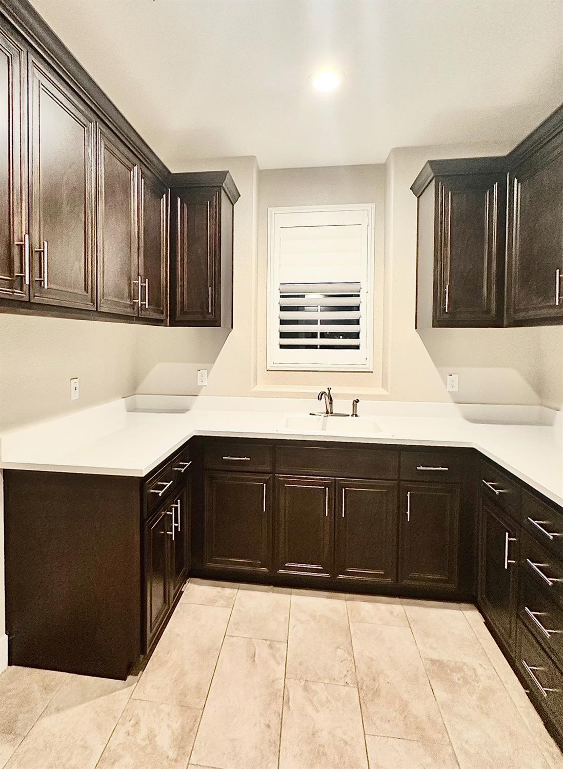 2589 Gantry Dr, Manteca, CA 95337