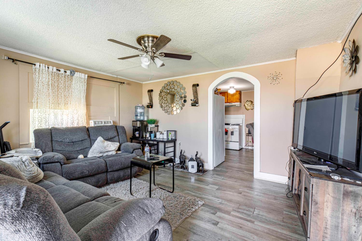 545 El Roya Ave, Modesto, CA 95354