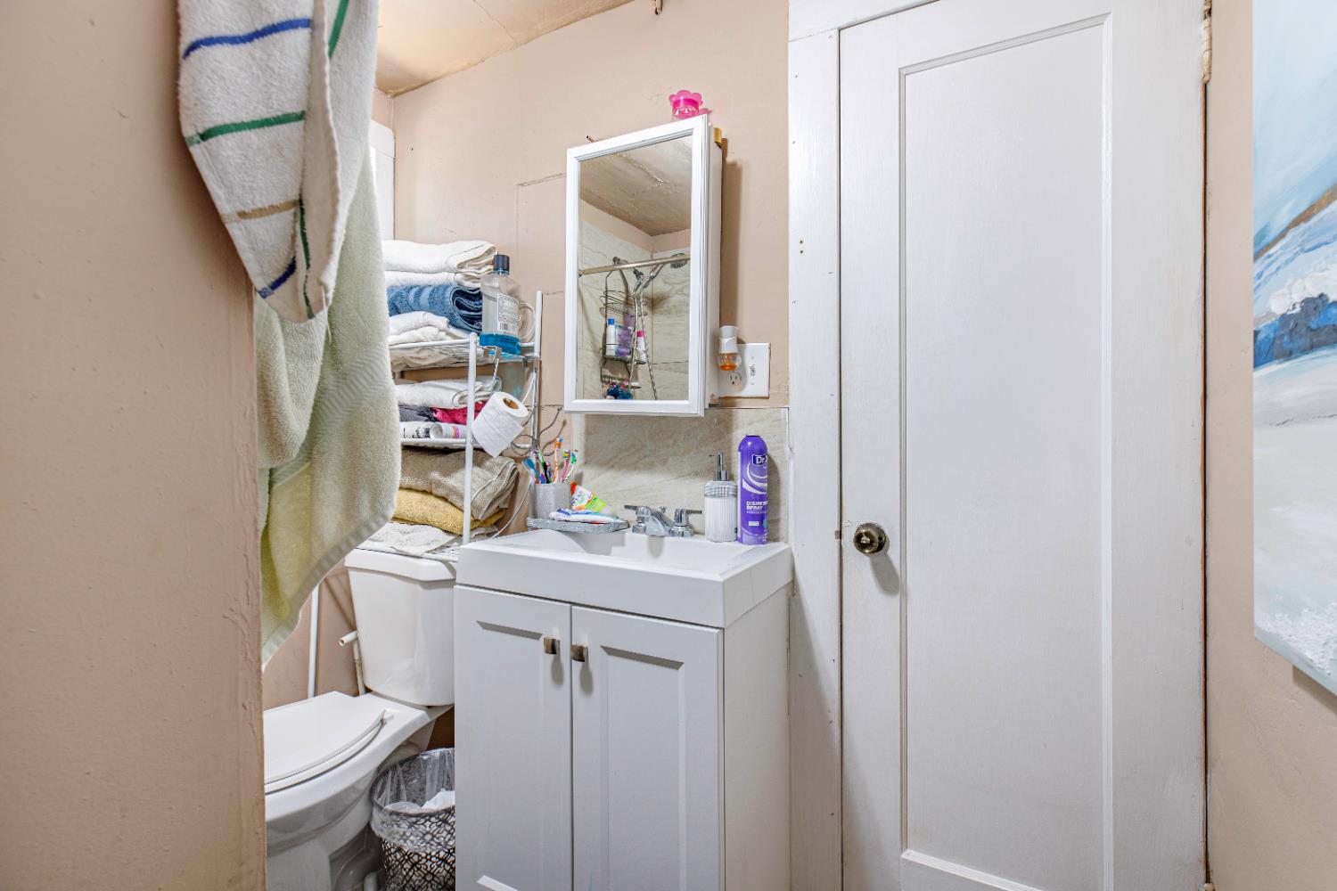 545 El Roya Ave, Modesto, CA 95354