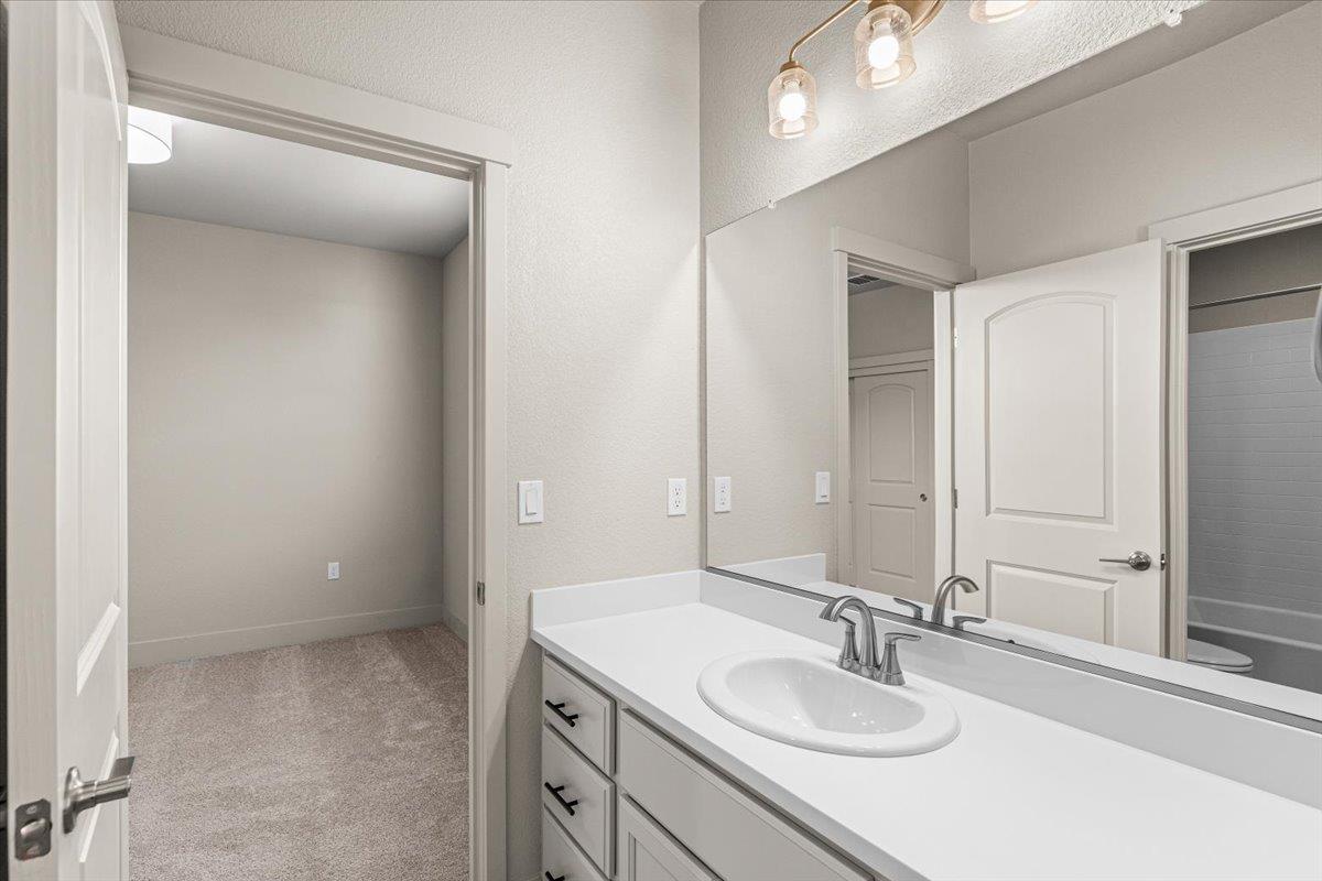 2970 E Tuolumne Rd, Turlock, CA 95382