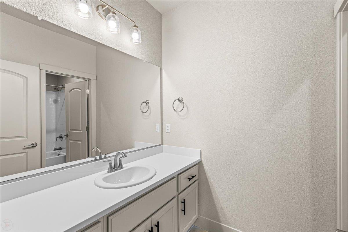 2970 E Tuolumne Rd, Turlock, CA 95382