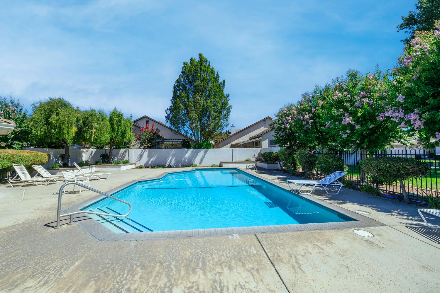 2545 Nicklaus Dr, Turlock, CA 95382