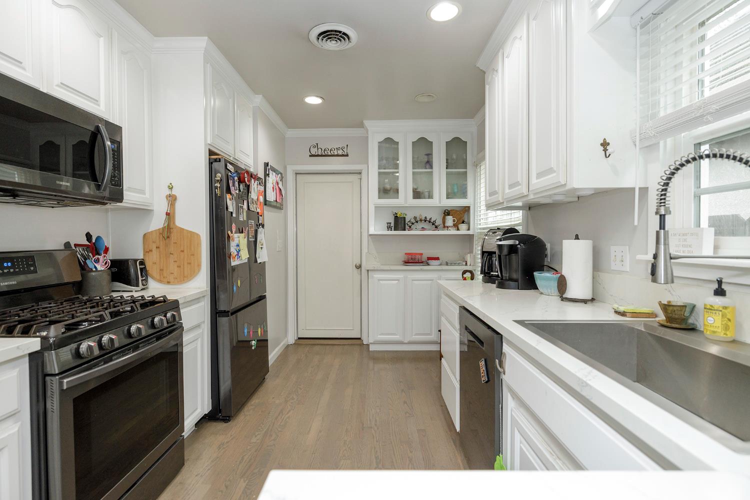 1307 Sycamore Ave, Modesto, CA 95350