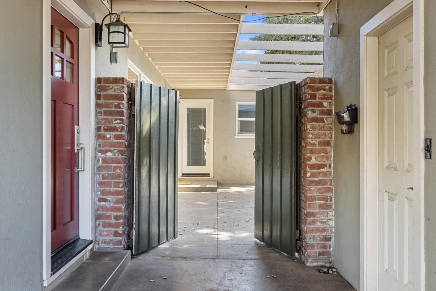 920 Hackberry, Modesto, CA 95350