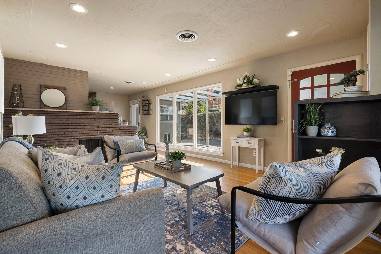 920 Hackberry, Modesto, CA 95350