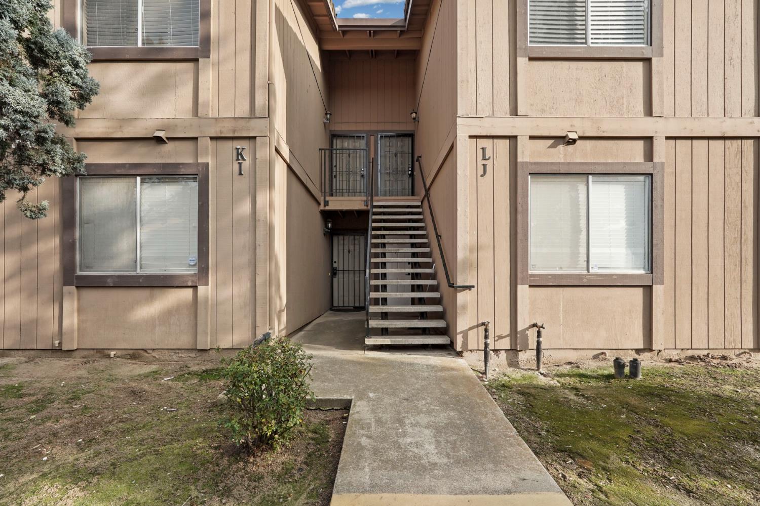 455 Cherry Ln #K, Manteca, CA 95337