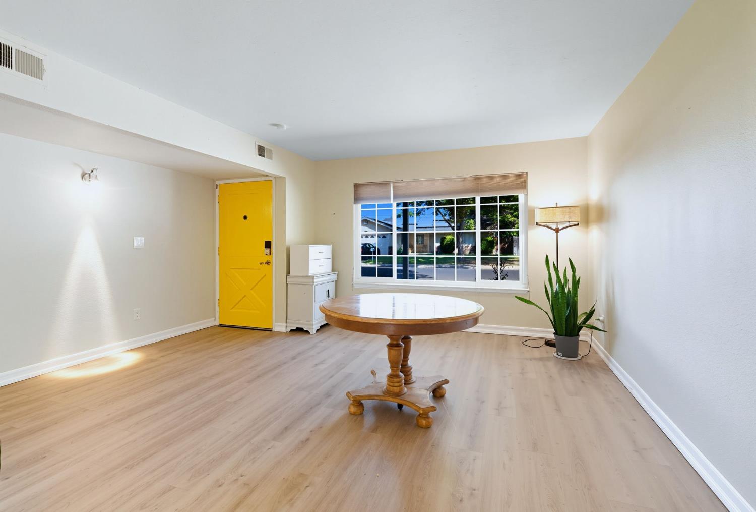 1320 Coffee Villa Dr, Modesto, CA 95355