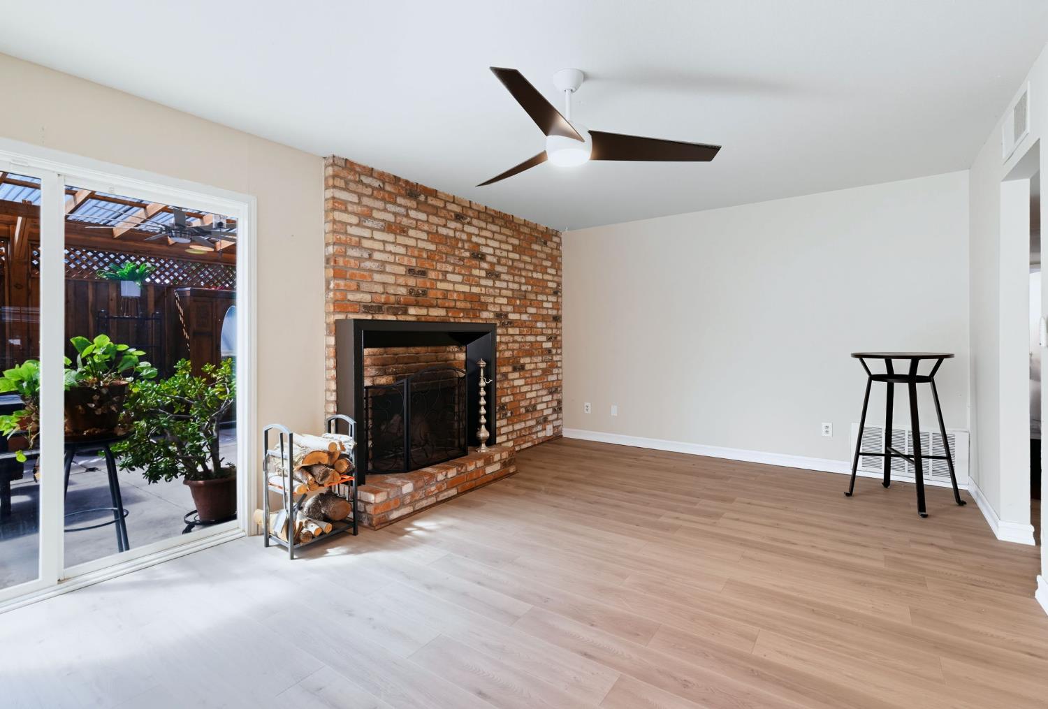 1320 Coffee Villa Dr, Modesto, CA 95355