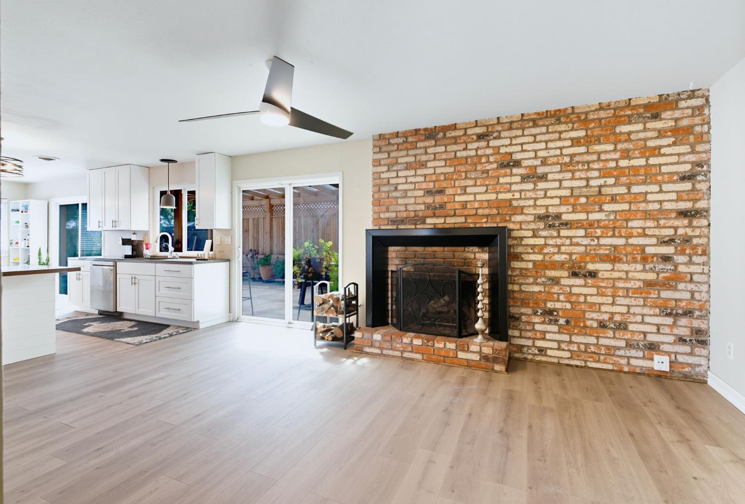 1320 Coffee Villa Dr, Modesto, CA 95355