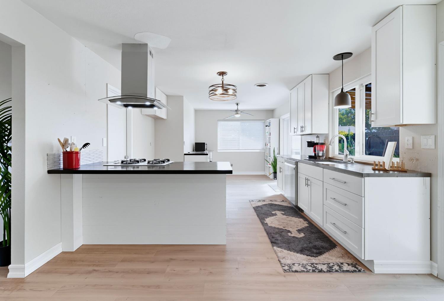 1320 Coffee Villa Dr, Modesto, CA 95355