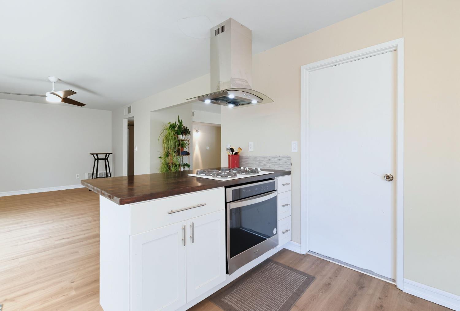 1320 Coffee Villa Dr, Modesto, CA 95355