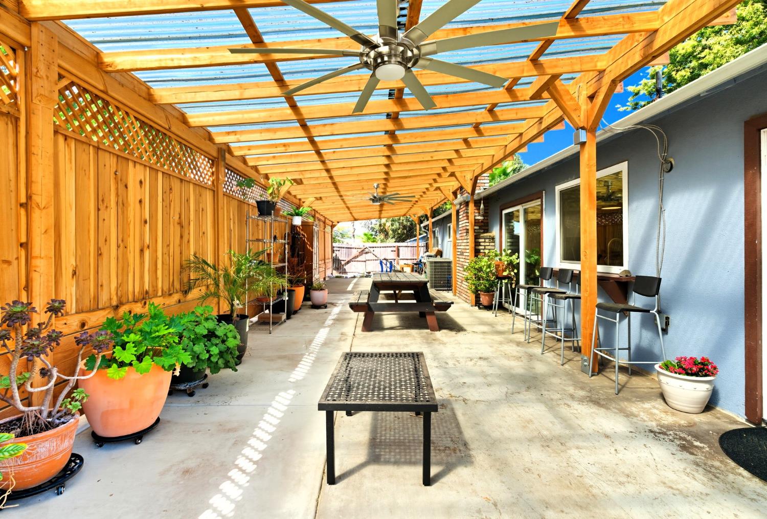 1320 Coffee Villa Dr, Modesto, CA 95355