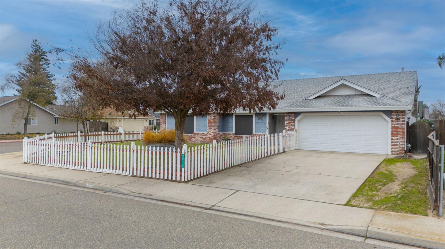 2375 Oxford Ave, Turlock, CA 95382