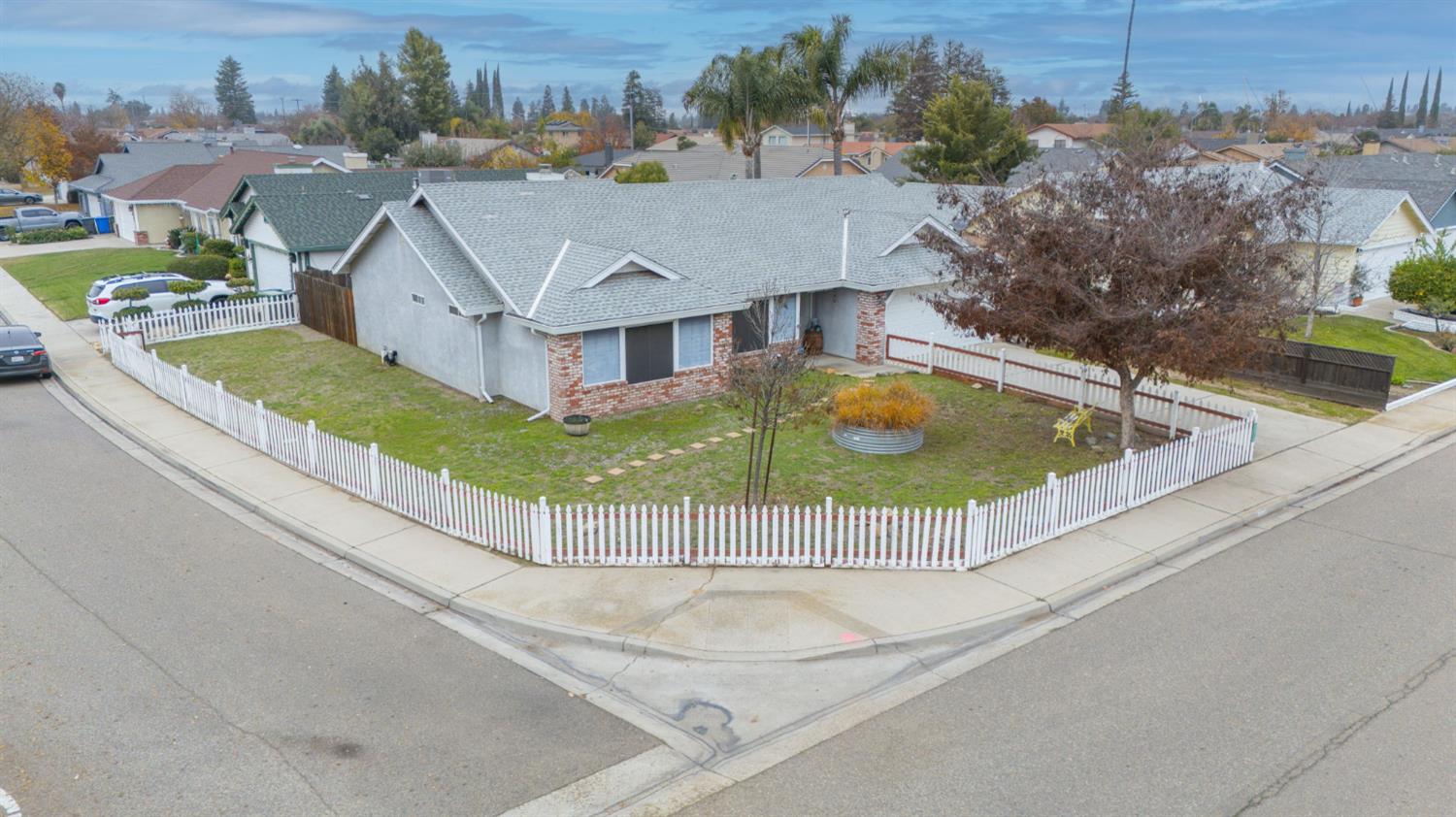2375 Oxford Ave, Turlock, CA 95382