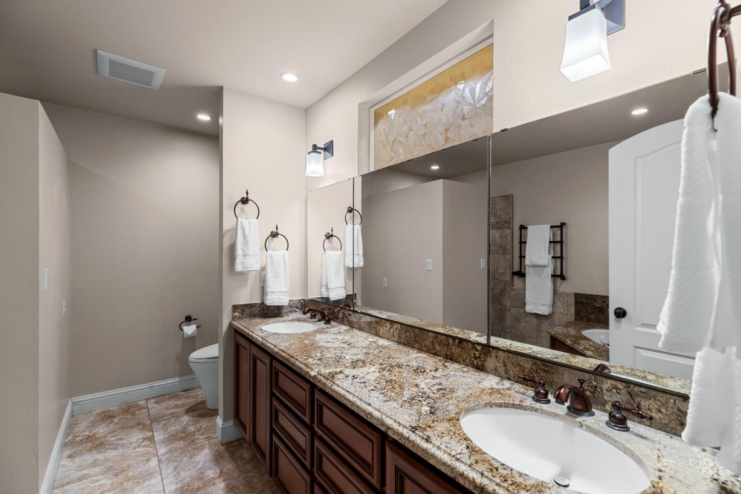 20592 Ayers Rd, Escalon, CA 95320