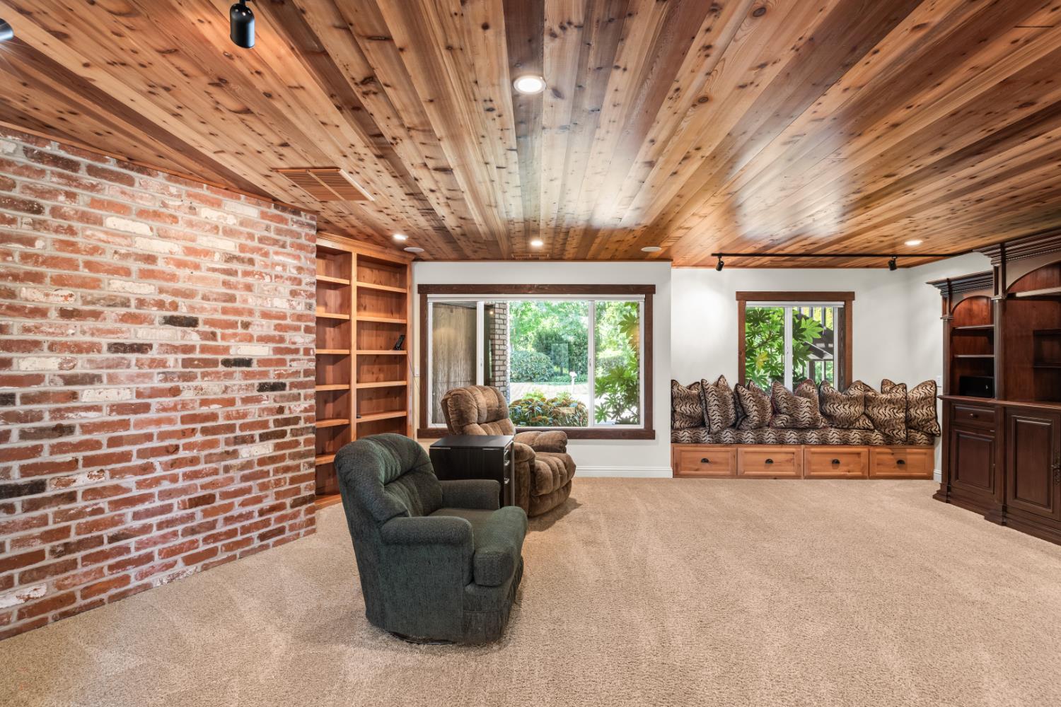 20592 Ayers Rd, Escalon, CA 95320