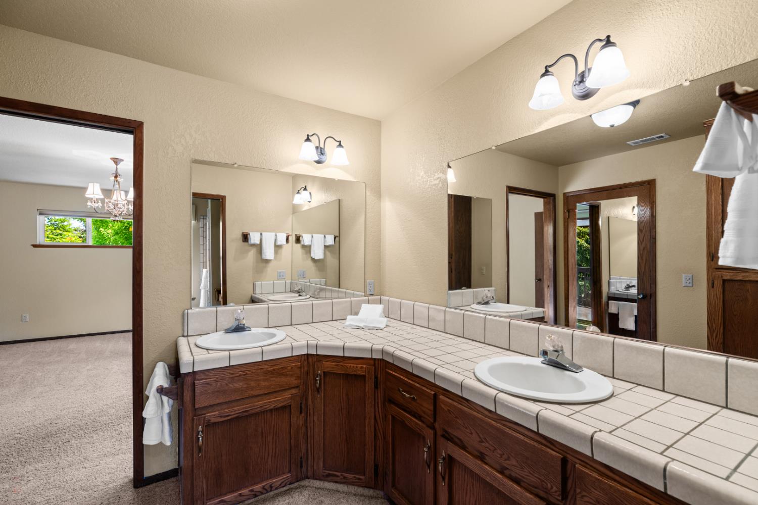 20592 Ayers Rd, Escalon, CA 95320