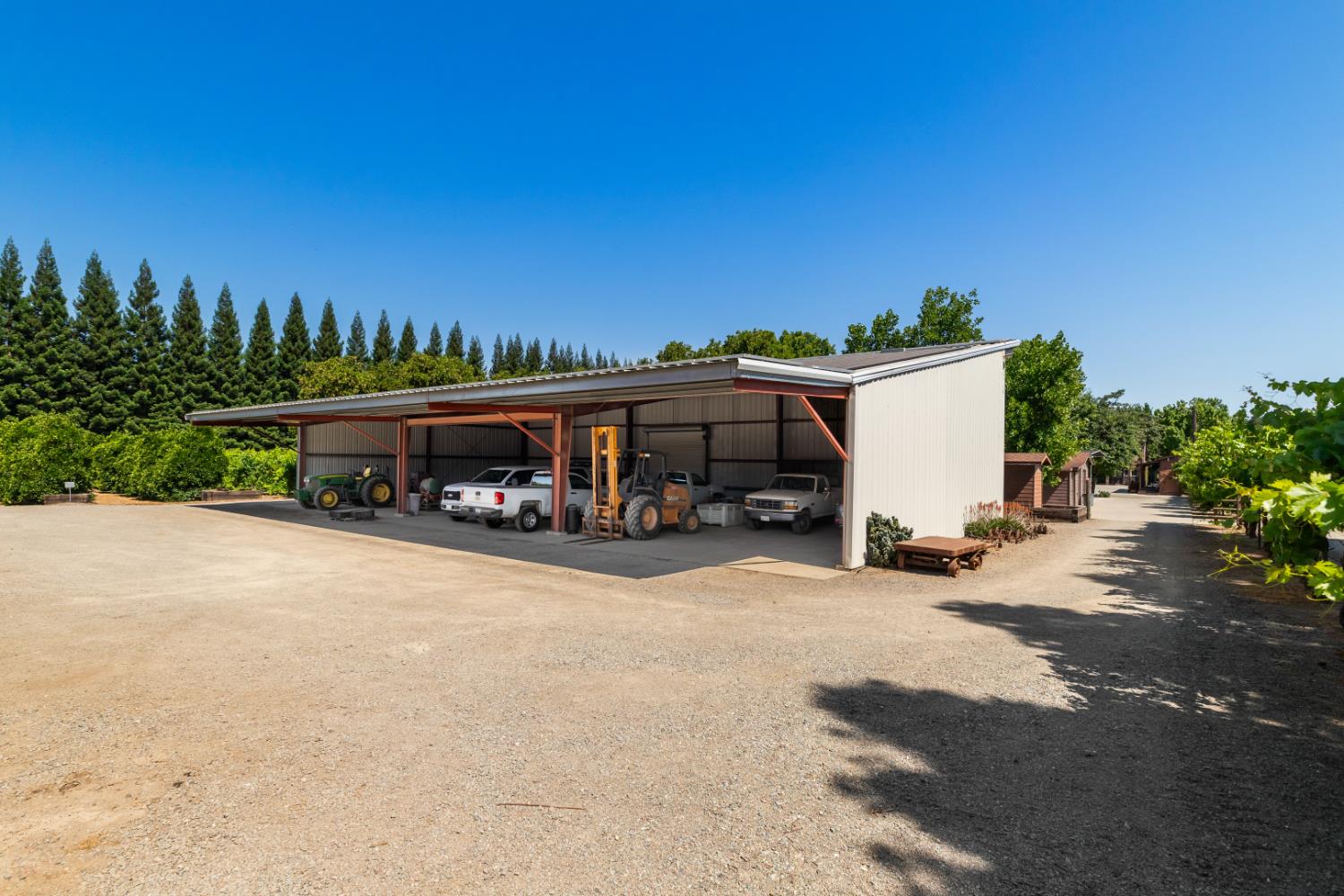 20592 Ayers Rd, Escalon, CA 95320