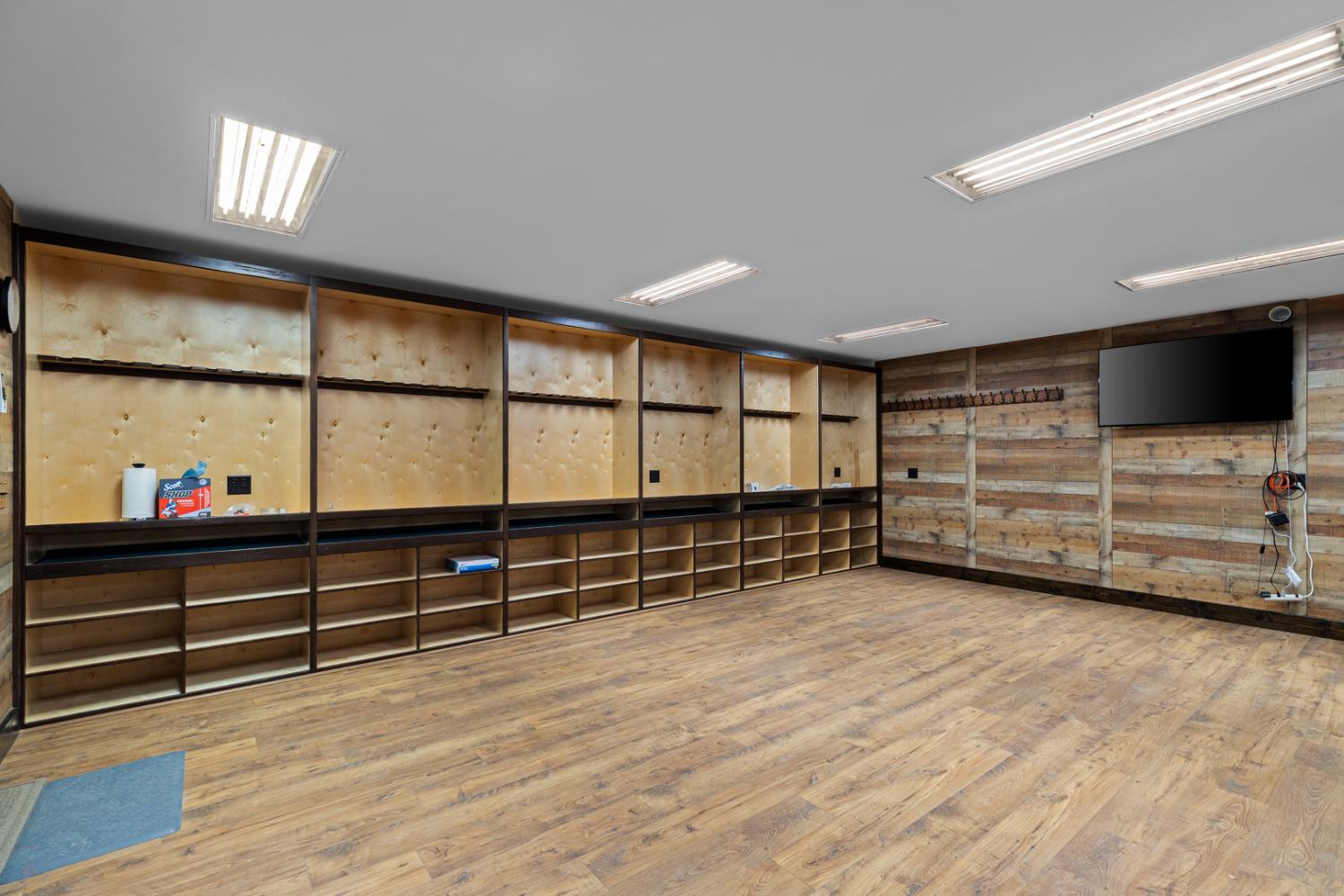 20592 Ayers Rd, Escalon, CA 95320