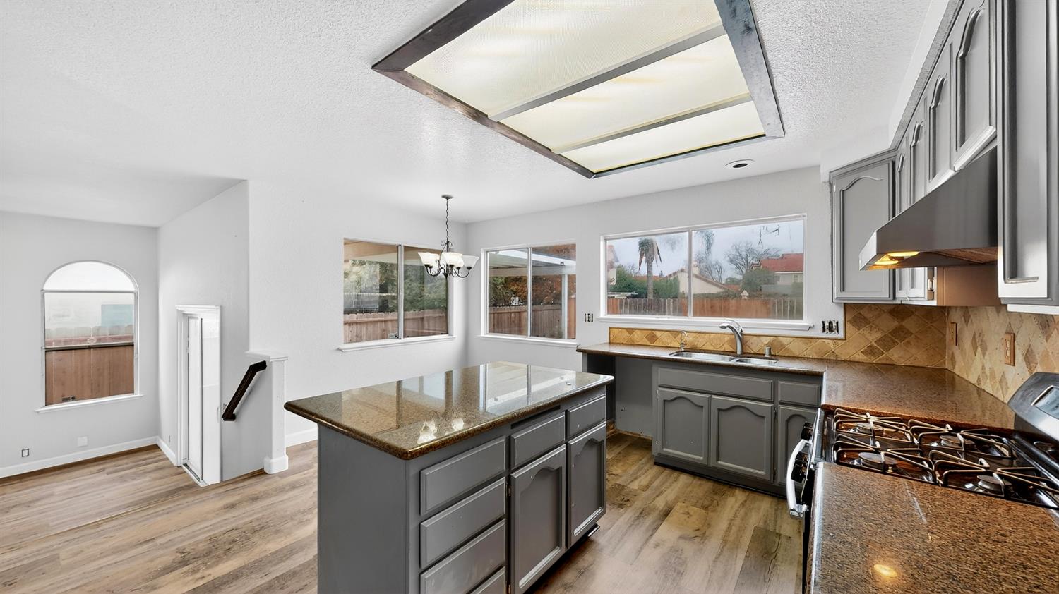 1733 Nighthawk Way, Modesto, CA 95358