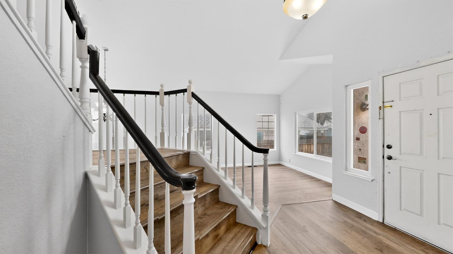 1733 Nighthawk Way, Modesto, CA 95358