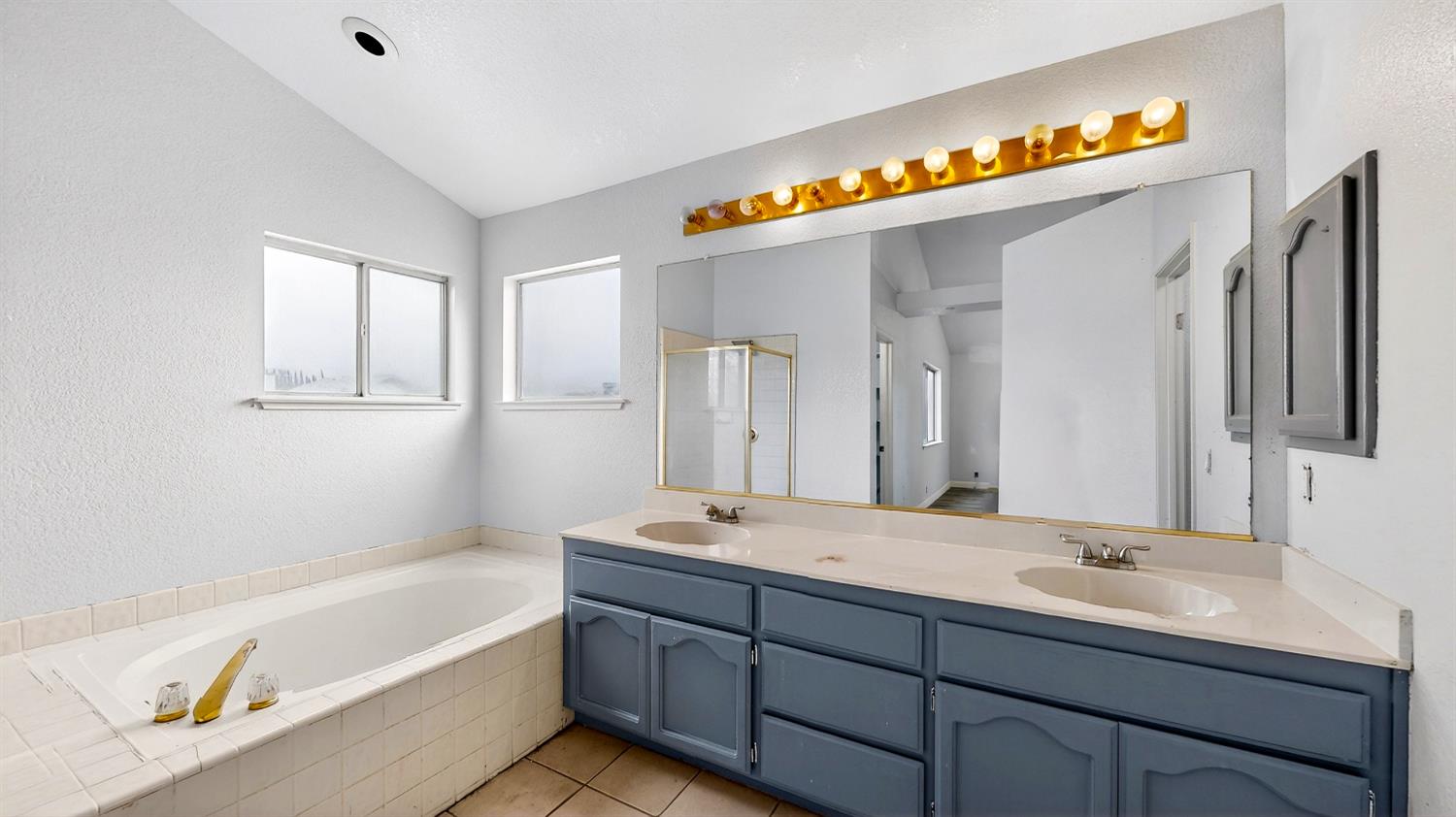 1733 Nighthawk Way, Modesto, CA 95358