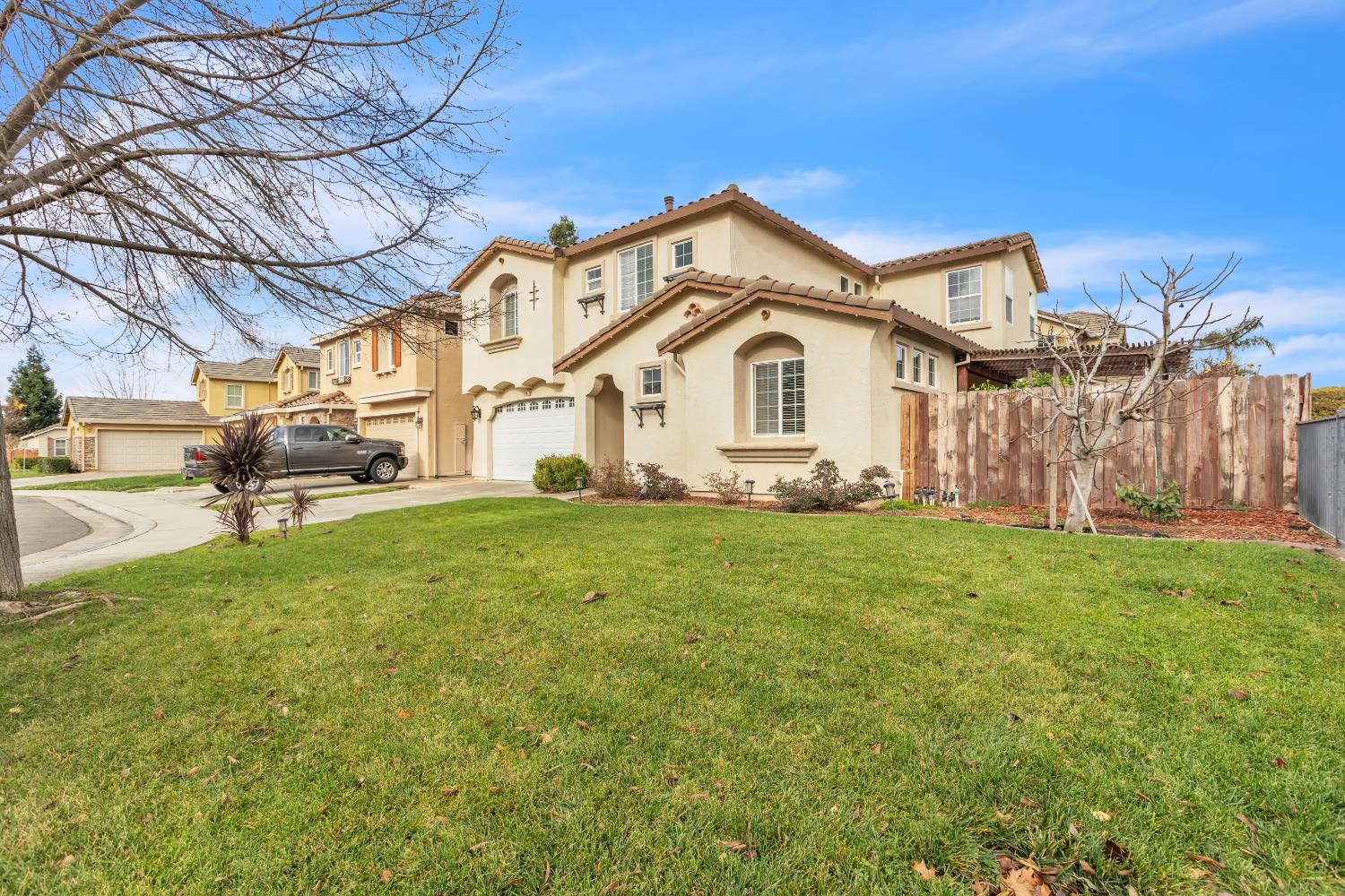 2449 Kaslin Dr, Modesto, CA 95355