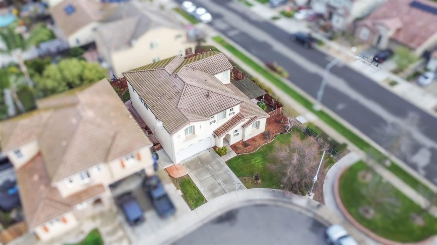 2449 Kaslin Dr, Modesto, CA 95355