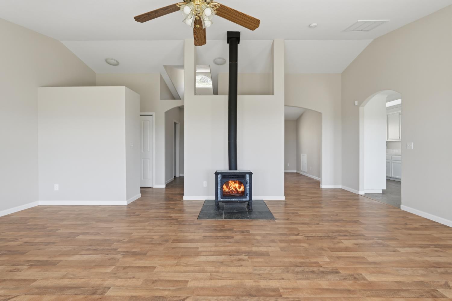 5670 Bear Trap Dr, Mariposa, CA 95338