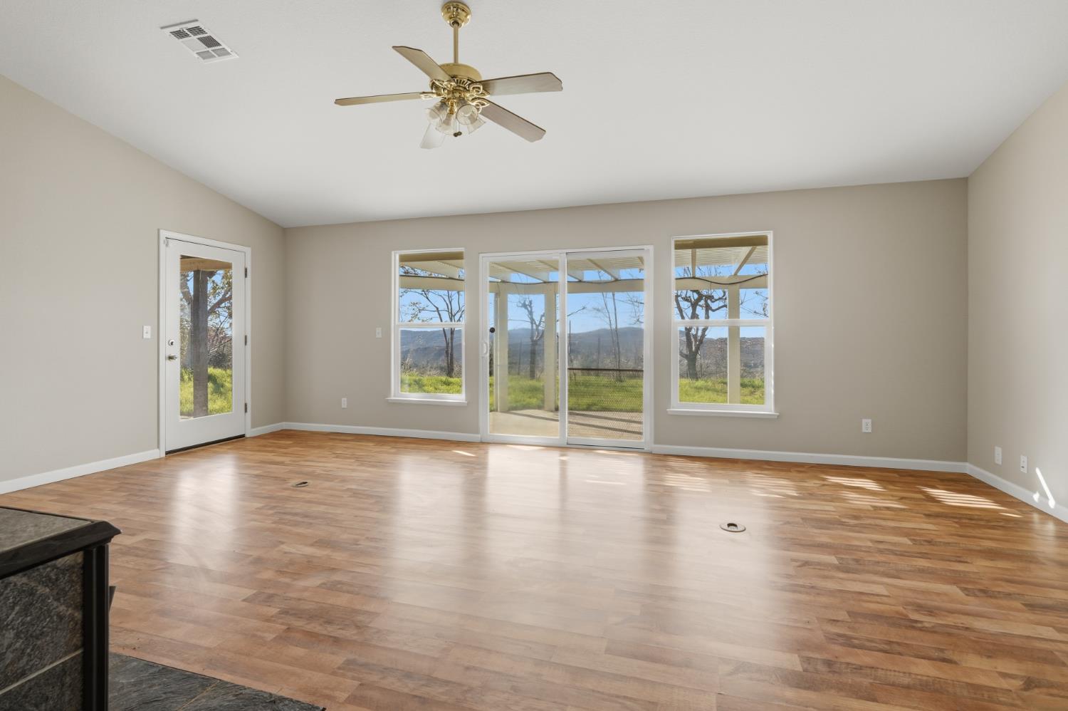 5670 Bear Trap Dr, Mariposa, CA 95338