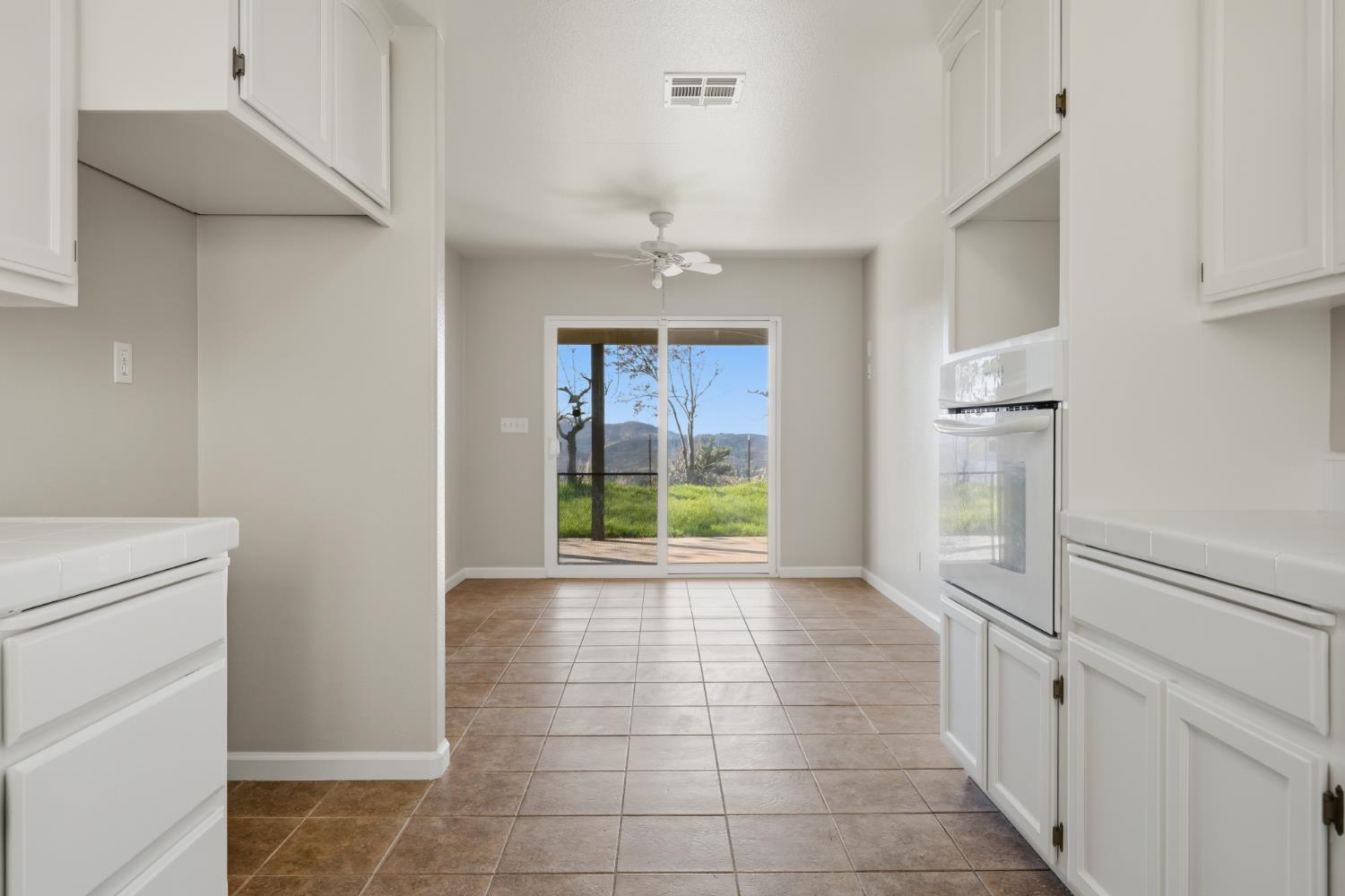 5670 Bear Trap Dr, Mariposa, CA 95338