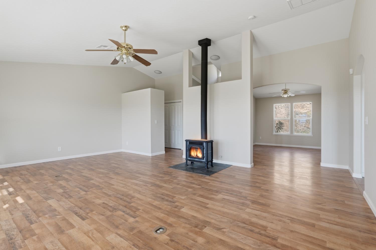 5670 Bear Trap Dr, Mariposa, CA 95338